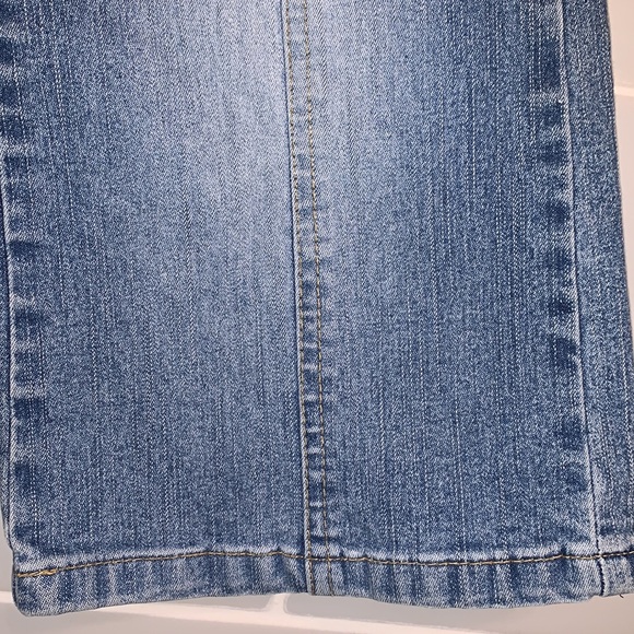 Low Rise Angels Capri Jeans - Picture 8 of 16